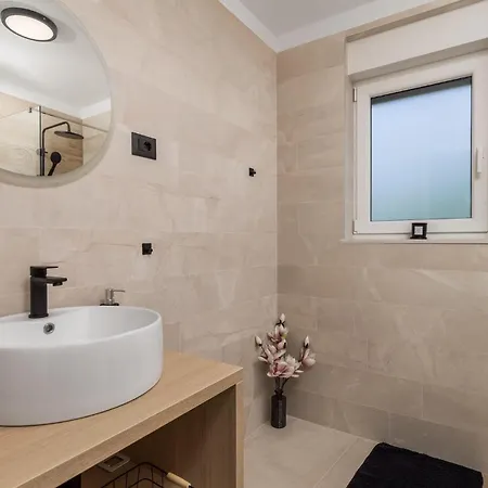 La Vie Krk Tatil Evi *