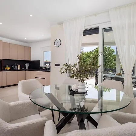 La Vie Krk Tatil Evi Garica