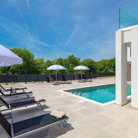 Ferienhaus La Vie Krk *